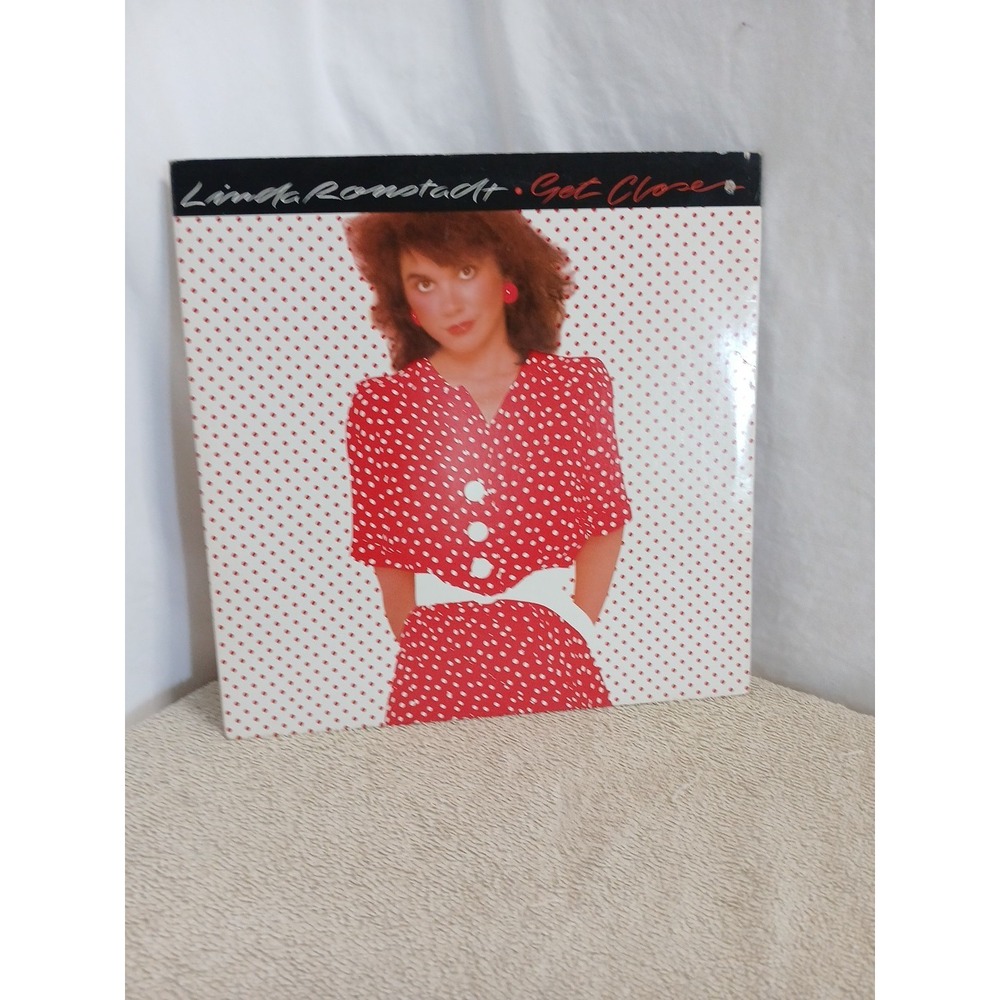 Linda Ronstadt – Get Closer - Asylum Records – 60185‎ - 1982 - Vinyl LP